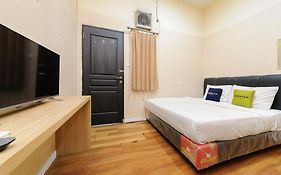 Urbanview Hotel Residence 446 Tanjung Duren